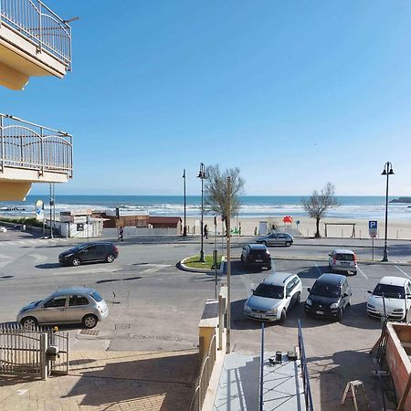 Sweet Home & Wellness Luxury Apartment Nettuno Exterior foto