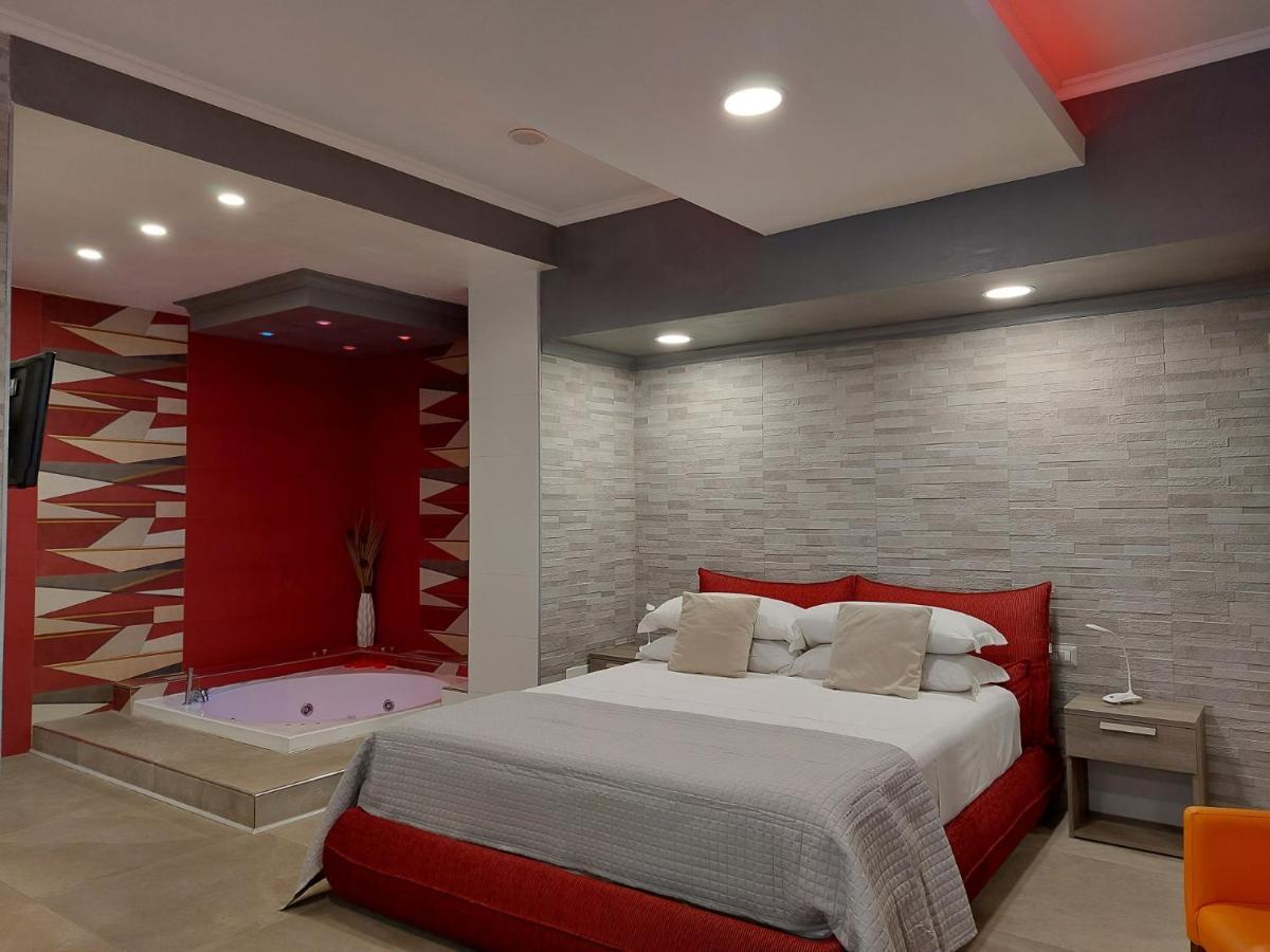 Sweet Home & Wellness Luxury Apartment Nettuno Exterior foto