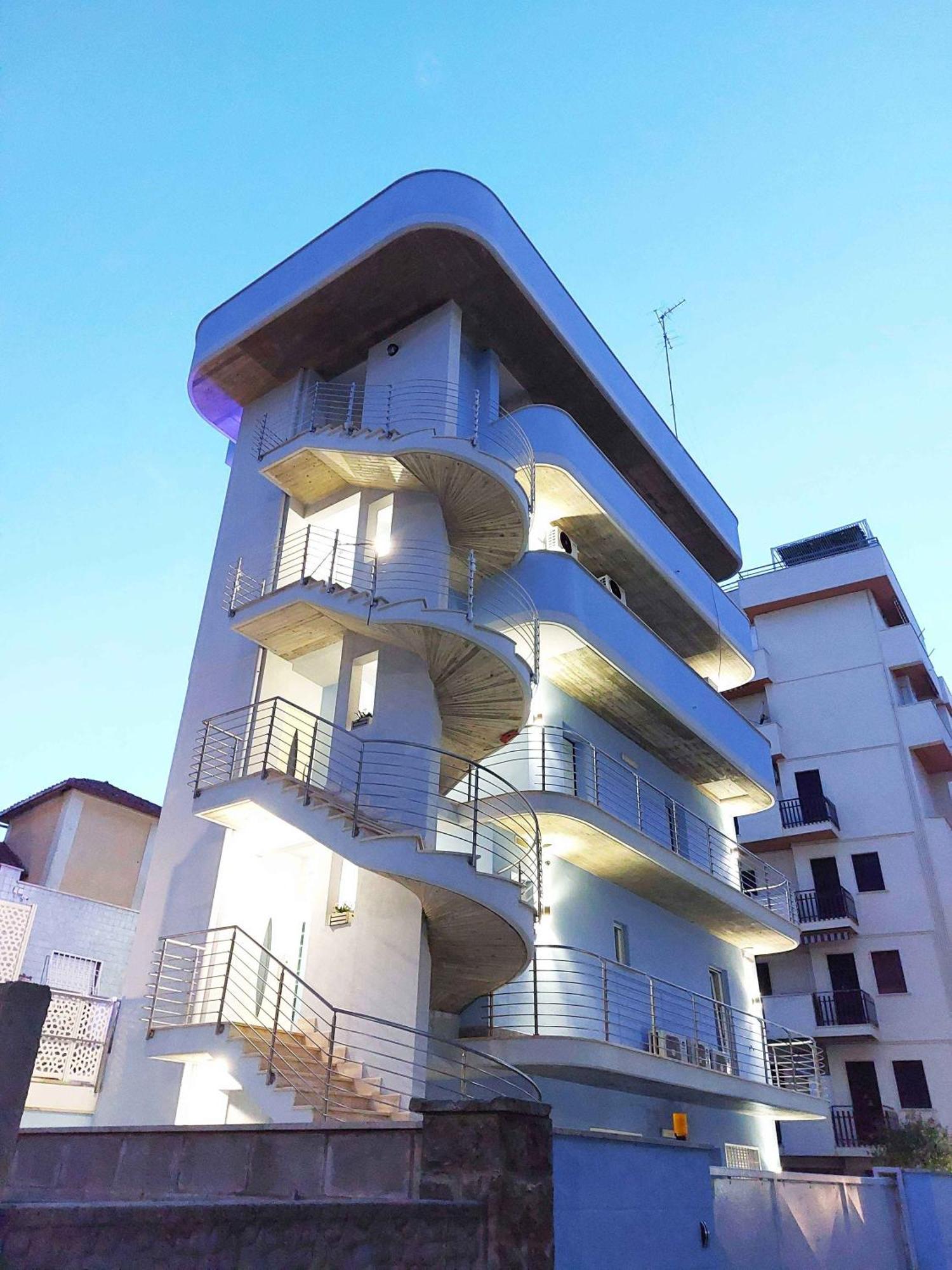 Sweet Home & Wellness Luxury Apartment Nettuno Exterior foto