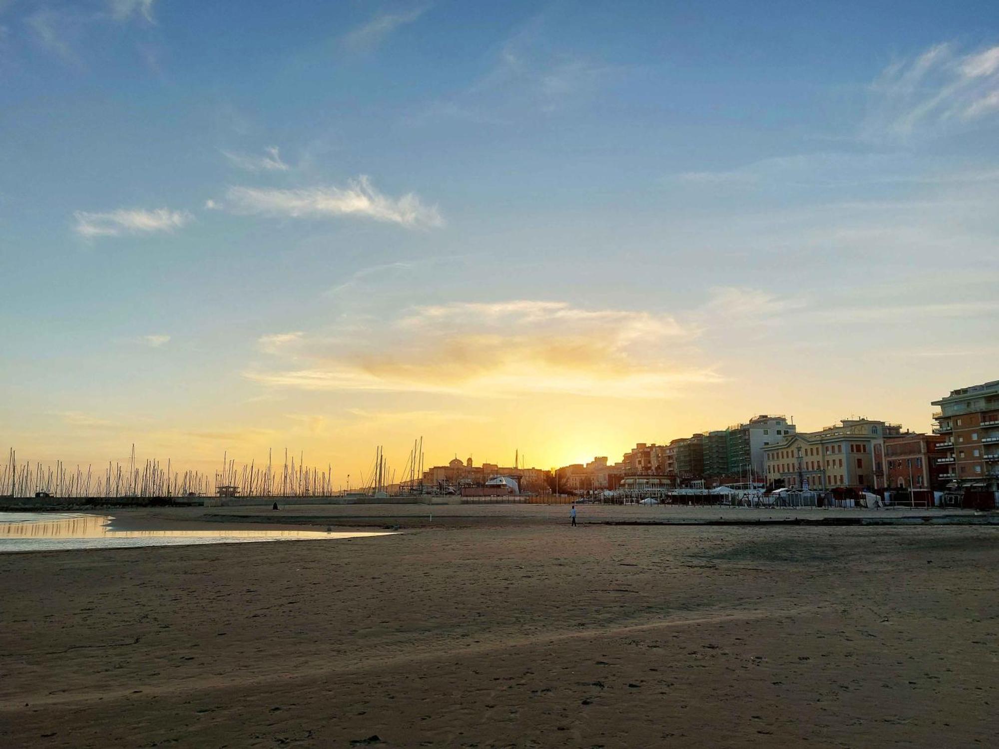 Sweet Home & Wellness Luxury Apartment Nettuno Exterior foto